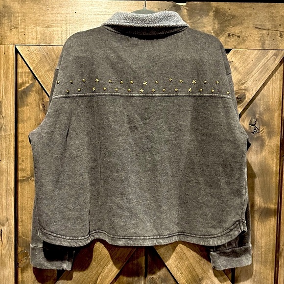 NWT Vintage Havana Gray Shacket Style Embellished Top - Picture 13 of 16